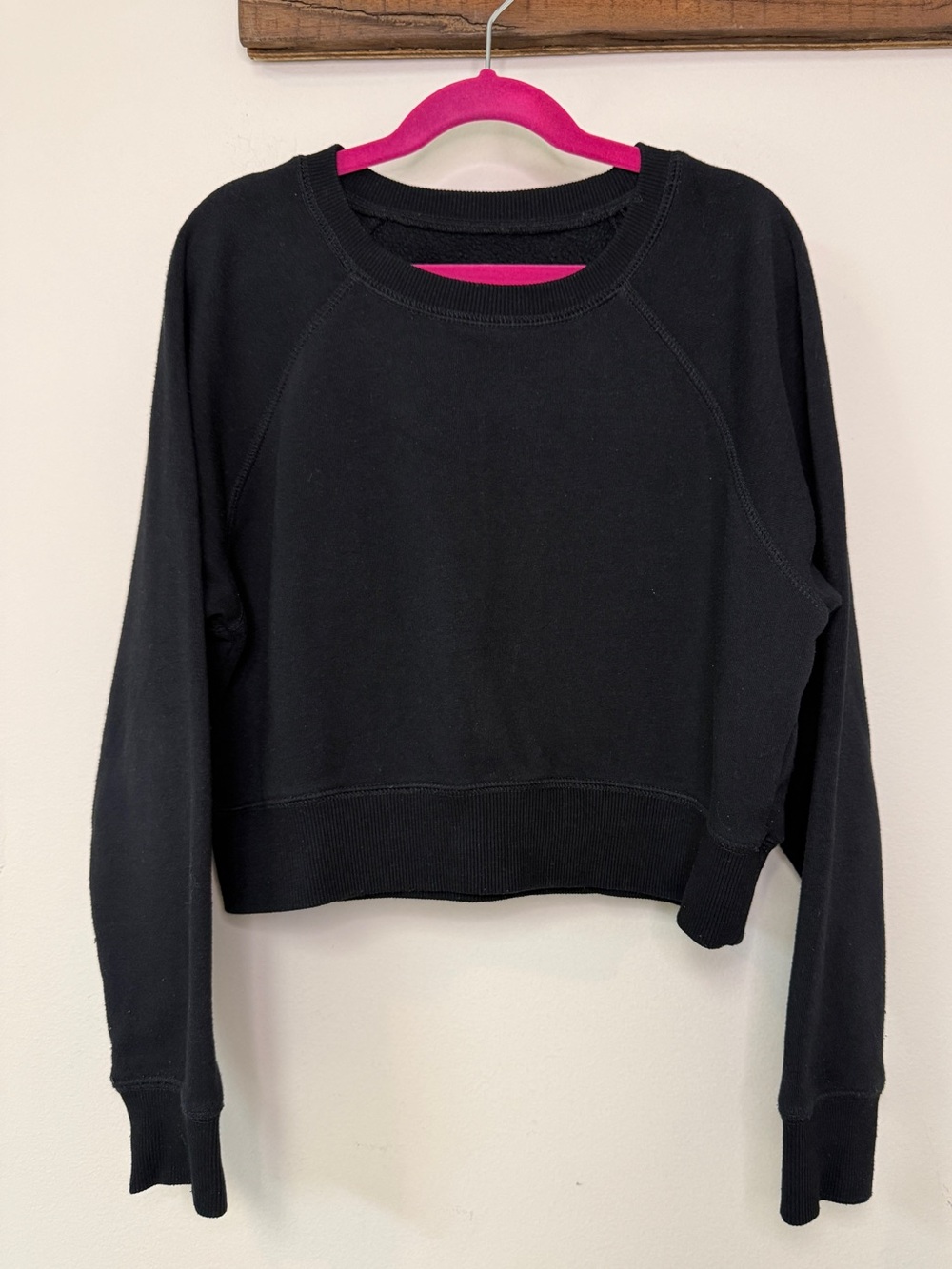 Katie J NYC: Girl's Black Solid Crop Long Sleeve Sweatshirt, Size L